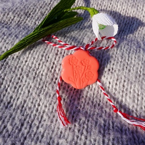 Brosa Martisor Handmade Lut Polimeric - Floare - bijuterii - mărțișor - Artynos.ro