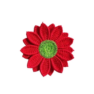 Brosa floare cu petale duble, Bijuterii, Broșă, insigne, Insigne, Broderie, ARTYNOS