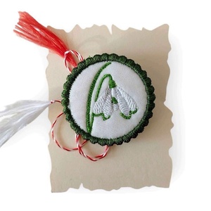 Martisor ghiocel pe fetru, Bijuterii, Mărțișor, Broderie, ARTYNOS