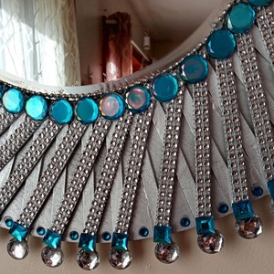 Oglinda decorativa handmade argintiu cristale turquoise - casă & stil de viață - accesorii pentru decorat casa - oglinzi perete, oglinzi decor - Artynos.ro