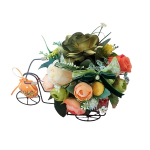 Aranjament floral in tricicleta lemn - accesorii locuință - accesorii pentru decorat casa - decorațiuni de masă și decorațiuni pentru rafturi  - boluri din ceramică, boluri decorative - Artynos.ro