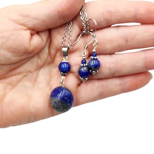 Set colier si cercei cu lapis lazuli si accesorii argintii - bijuterii - seturi de bijuterii - Artynos.ro