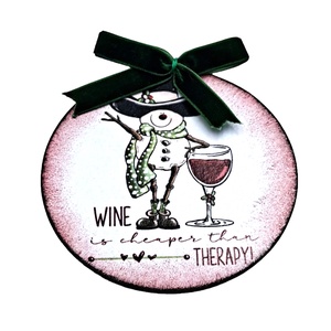 Glob lemn pentru Craciun, Wine is cheaper than therapy - accesorii de crăciun - decorațiuni de crăciun de casă - decorațiuni pentru pomul de crăciun - Artynos.ro