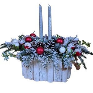 Aranjament de Craciun cu doua lumanari, in ghiveci rustic din lemn, 42x25x32 cm - accesorii de crăciun - decorațiuni de advent - decor de masa advent - Artynos.ro