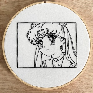 Gherghef decorativ cu Sailor Moon - arte vizuale și accesorii  - imagini cu broderii - alte tablouri textil - Artynos.ro