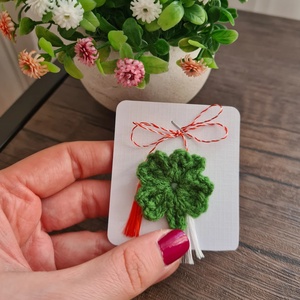 Martisor trifoi crosetat - bijuterii - mărțișor - Artynos.ro