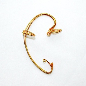 Cercel ear cuff Belle - bijuterii - cercei - cercei și ornamente pentru urechi - Artynos.ro