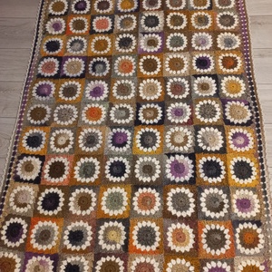 Pătură croșetată stil granny square - casă & stil de viață - textile de casă - cuvertură de pat - Artynos.ro