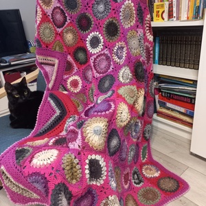 Pătură croșetată stil granny square - casă & stil de viață - textile de casă - cuvertură de pat - Artynos.ro