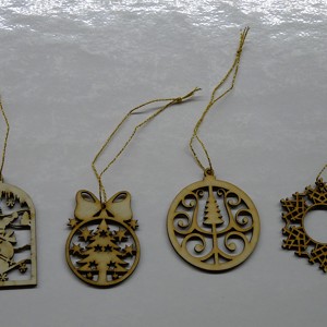 Set 11 ornamente pentru pomul de Crăciun (4 ornamente din lemn natural) - accesorii de crăciun - decorațiuni de crăciun de casă - decorațiuni pentru pomul de crăciun - Artynos.ro