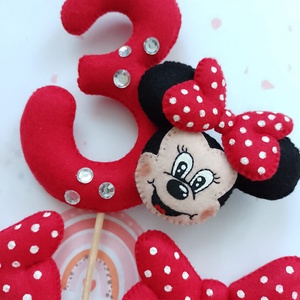 Topper personalizat pentru tort cu cifra aniversara tema Minnie - casă & stil de viață - accesorii pentru echipamente de bucătărie - accesorii pentru coacere și gătit - decorațiuni de prăjituri și torturi - Artynos.ro