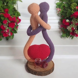 Cuplu de îndrăgostiți crosetati/ 18cm - accessorii și unelte - accesorii decorative - figurine - Artynos.ro