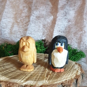 Pinguin sculptat - arte vizuale și accesorii  - sculptură - statuie lemn - Artynos.ro