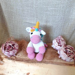 Amanda fata unicorn croșetat - jucării și echipamente pentru copii - plușuri - unicorn - Artynos.ro