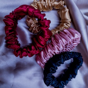 Elastic pentru păr de tip Scrunchie - îmbrăcăminte și modă - accesorii păr - elastic de păr - Artynos.ro