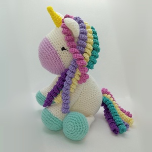 Jucărie croșetată unicorn Luna cu coama spiralată - jucării și echipamente pentru copii - jucării de pluș - păpușă croșetată, păpușă de pluș - Artynos.ro