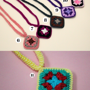 Colier crosetati din fir acrilic. Coliere facute din granny squares (patratul bunicii) - bijuterii - coliere - coliere lungi - Artynos.ro