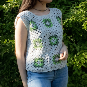 S/M/L/XL - Vesta crosetata din fir acrilic certificat oeko tex din granny squares - îmbrăcăminte și modă - haine damă - tricou și top de damă - Artynos.ro