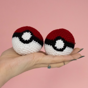 Jucarie pokeball -  crosetat  - jucării și echipamente pentru copii - jucării de pluș - figurine de pluș - Artynos.ro