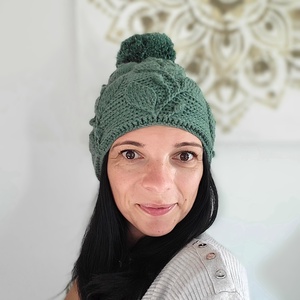 Cozy Crochet Beanie with Pom-Pom - îmbrăcăminte și modă - eșarfe, pălării, șaluri - căciulă - Artynos.ro