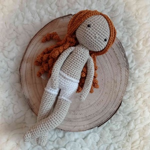 Păpușă amigurumi unică, croșetată manual - jucării și echipamente pentru copii - jucării și accesorii pentru copii - păpușă de îmbrăcat - Artynos.ro