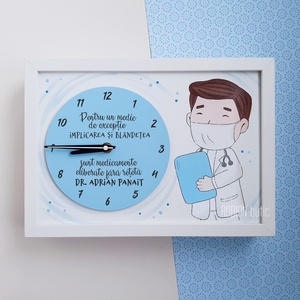 Ceas inramat personalizat cu nume si mesaj pictat manual pentru doctor - casă & stil de viață - accesorii pentru decorat casa - decorațiuni de pereți, decorațiuni suspendate - ceasuri de perete - Artynos.ro