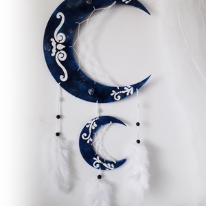 Prinzător de vise semilună, Dream Catcher cu cristale, Decor de perete albastru/alb - casă & stil de viață - accesorii pentru decorat casa - decorațiuni de pereți, decorațiuni suspendate - capcană de vise - Artynos.ro