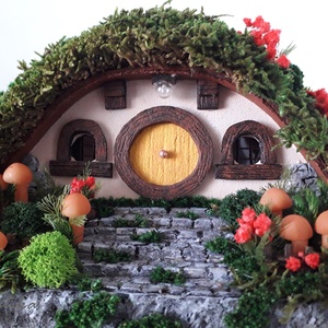 Dioramă Căsuță hobbit, Miniatură, Decor hobbit, Decor raft, bibliotecă - casă & stil de viață - accesorii pentru decorat casa - ornamente - Artynos.ro