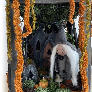 Felinar căsuță vrăjitoare, Dioramă miniatură, Felinar decorativ cu leduri, Decor Halloween - casă & stil de viață - accesorii pentru decorat casa - ornamente - Artynos.ro