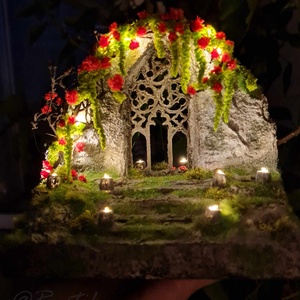 Diorama ruine cu led, Dioramă ușă magică, Decor gotic-romantic, decor birou/raft în miniatură, lampă cu led  - casă & stil de viață - accesorii pentru decorat casa - ornamente - Artynos.ro