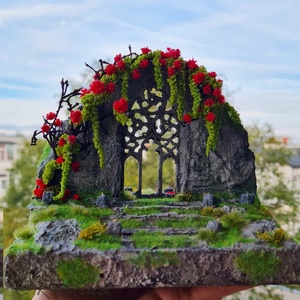 Diorama ruine cu led, Dioramă ușă magică, Decor gotic-romantic, decor birou/raft în miniatură, lampă cu led , Accesorii locuință, Accesorii pentru decorat casa, Ornamente, Sculptură, ARTYNOS