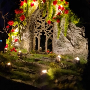 Diorama ruine cu led, Dioramă ușă magică, Decor gotic-romantic, decor birou/raft în miniatură, lampă cu led  - casă & stil de viață - accesorii pentru decorat casa - ornamente - Artynos.ro