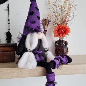 Gnom vrajitoare Lilah, Decor Halloween, Vrajitoare mov - casă & stil de viață - accesorii pentru decorat casa - halloween - tot ce ai nevoie pentru petrecere! - ornamente de halloween - Artynos.ro