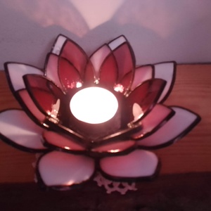 Floare de Lotus Suport de lumânare Tiffany Eleganță și armonie într-un singur obiect - casă & stil de viață - lumânări, parfumuri, arome - lumânări și sfeșnice - Artynos.ro