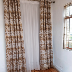 Draperii Leto,in nuante de bej si aramiu,aduc o nota de rafinament in orice interior. - casă & stil de viață - accesorii pentru decorat casa - decorațiuni de geam și decorațiuni de ușă  - ornamente de ușă  - Artynos.ro